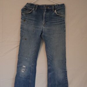 Classic Distressed Women's Jeans